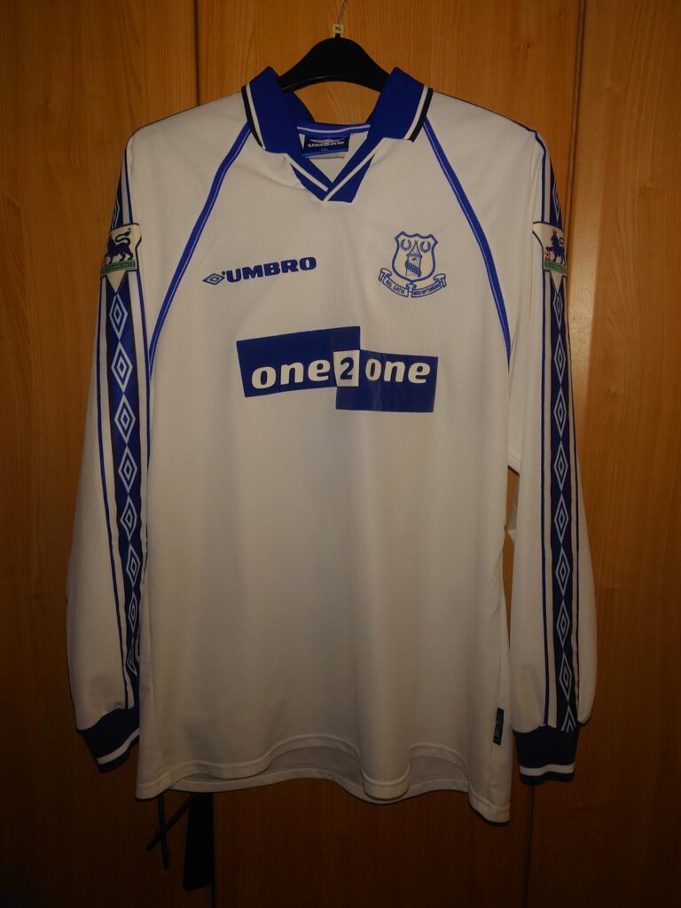 Life's good when Everton wins and a new shirt arrives