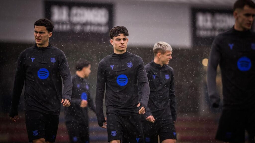 [ROGER TORELLÓ] Hansi Flick called up Alvaro Cortes (CB) to first-team training today due to recent injuries. All signs point to the Barça Atlétic captain being included in the squad against Athletic Bilbao