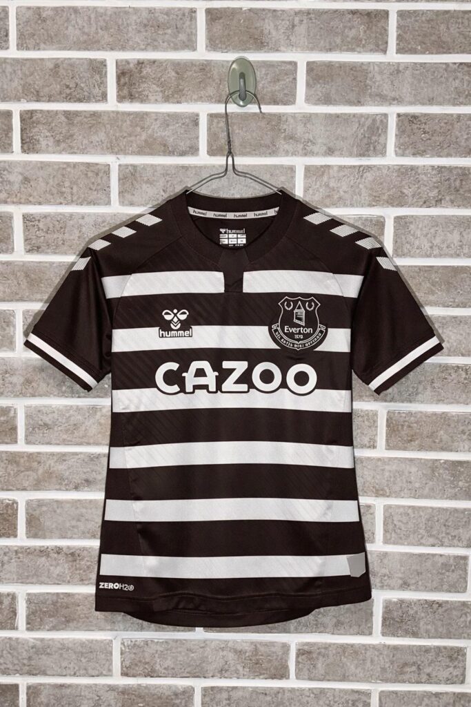 (REPOST) why have we never had an Everton mint “toffee” inspired change kit?