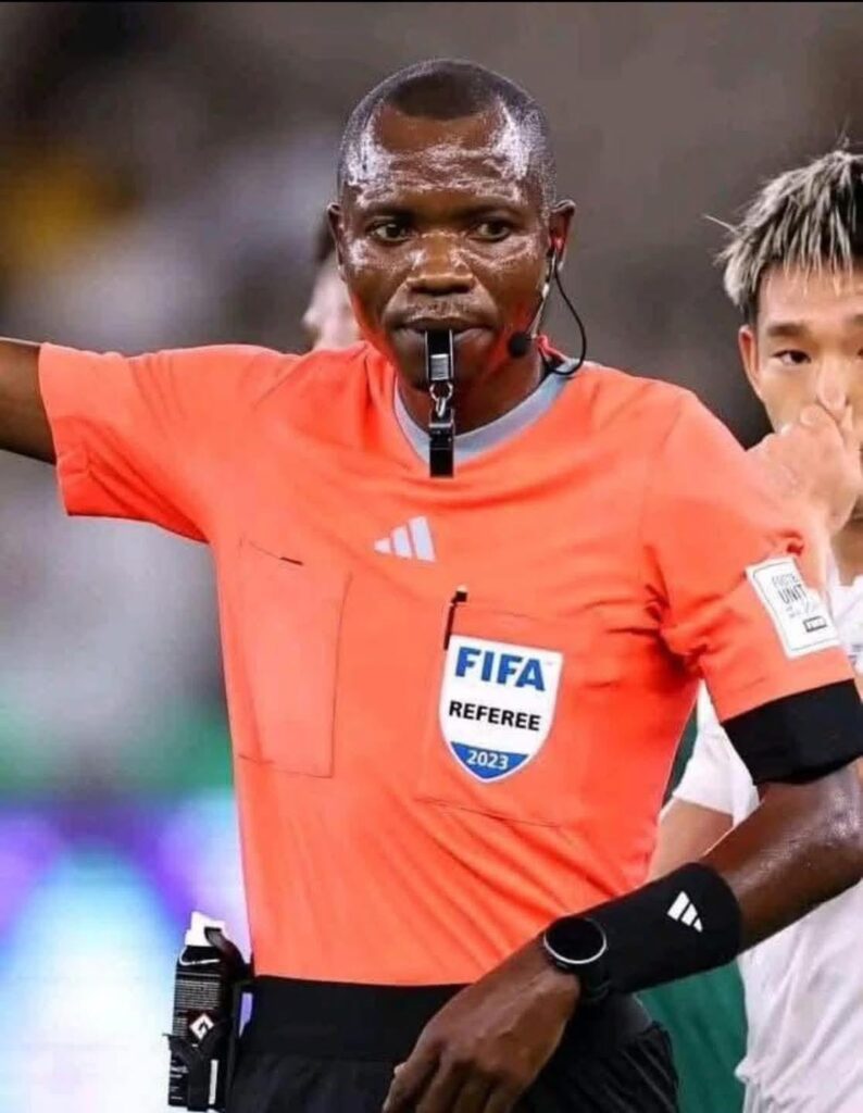 CAN 2025: Canal+ journalist reveals the final's referee wanted to end the match and card all Senegalese players who walked off, but was told not to by the president of the referees' commission