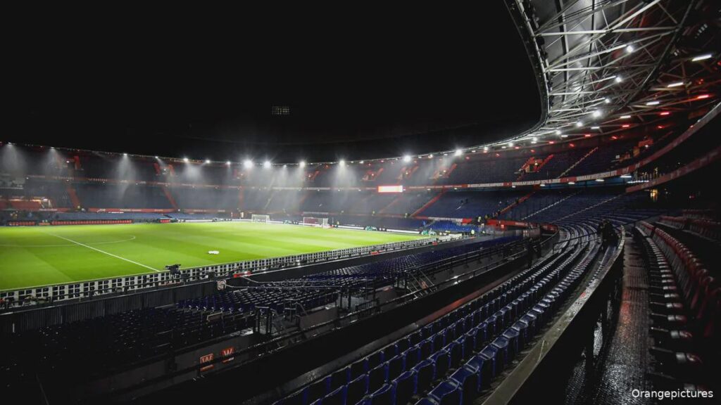 'Overname De Kuip door Feyenoord loopt vertraging op'