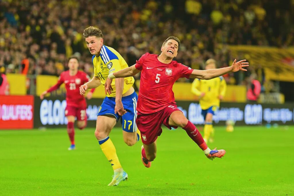 Oranje treft Zweden op WK na heldenrol Gyökeres in slotfase tegen Polen