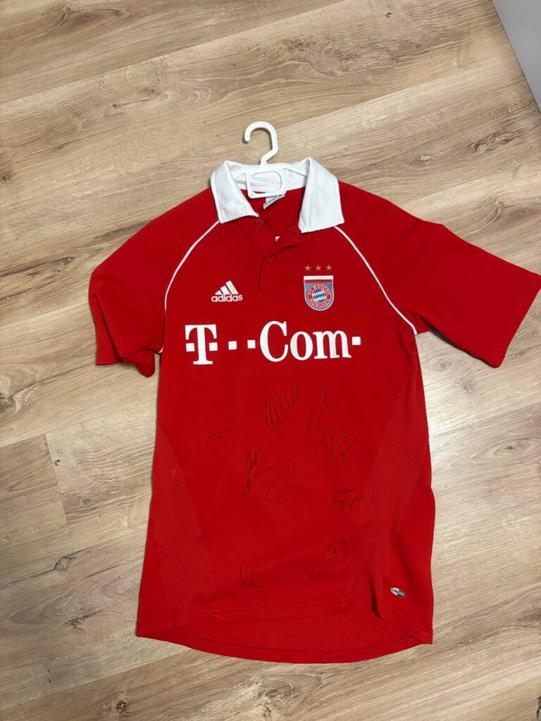 Hi, Need help identifying these 2005-2007 signatures