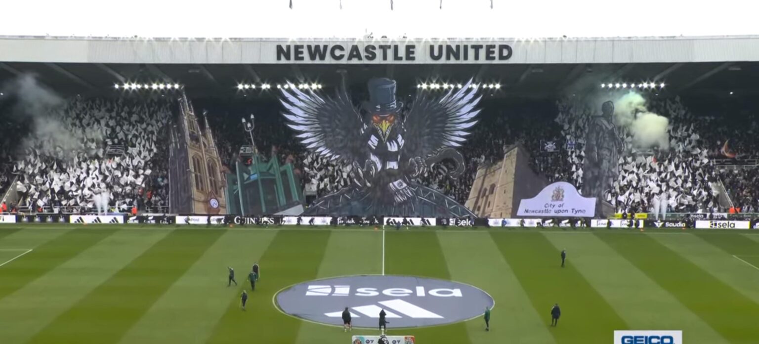 Pre match tifo