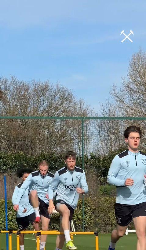 U21s spotted training with the 1st team ahead of the FA Cup match