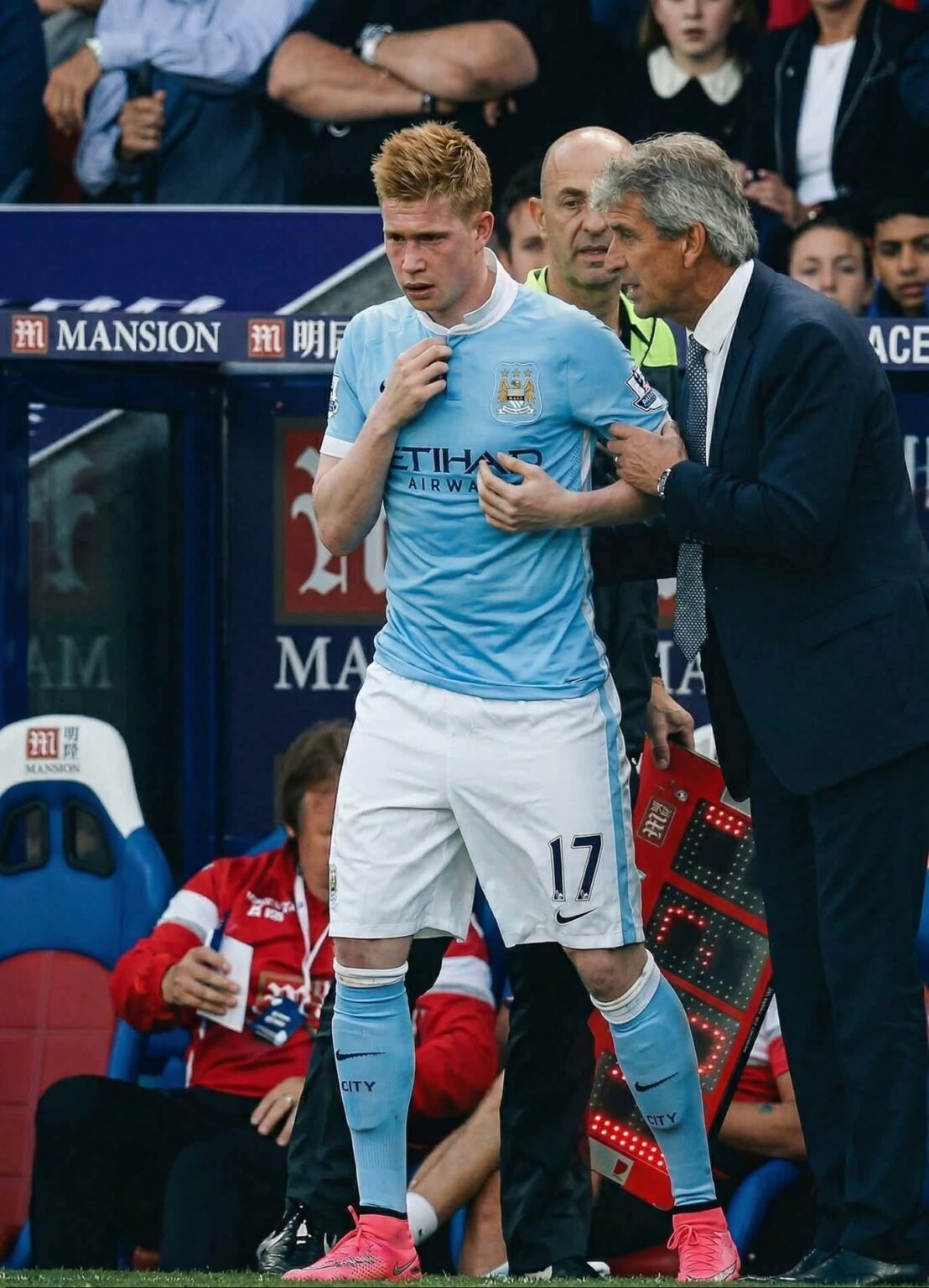 7 nation army couldn't hold him back 🩵