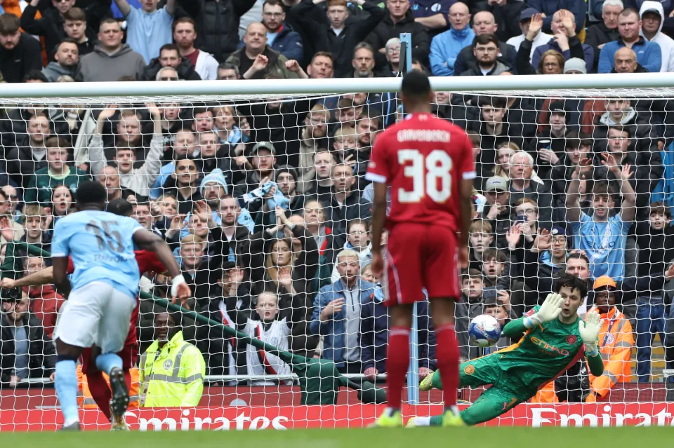 Mohamed Salah misses his penalty against Man City