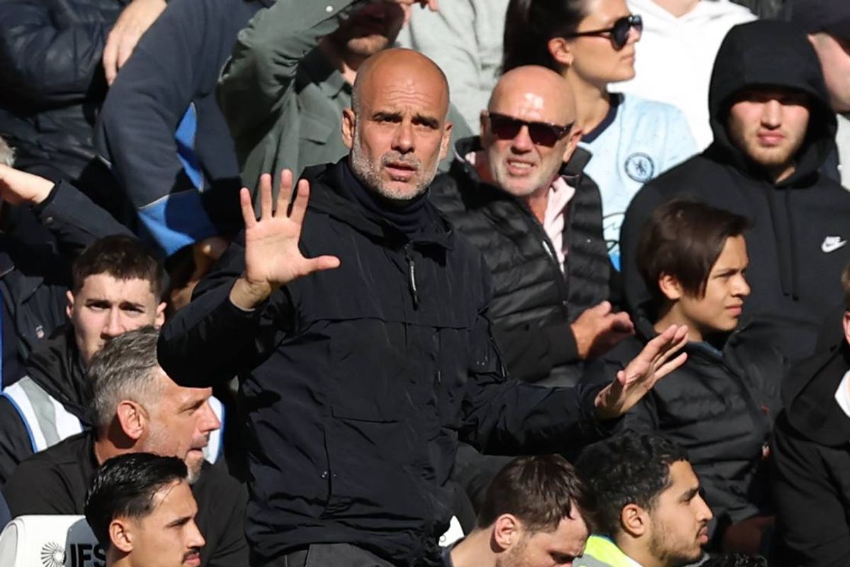 LONDON, ENGLAND - APRIL 12: Manchester City manager Pep Guardiola  during the Premier League match between Chelsea and Manchester City at Stamford Bridge on April 12, 2026 in London, United Kingdom. (Photo by Rob Newell - CameraSport via Getty Images)