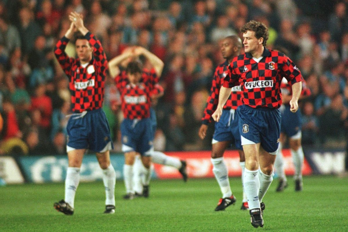 Chelsea once had to play in Coventry City's away kit