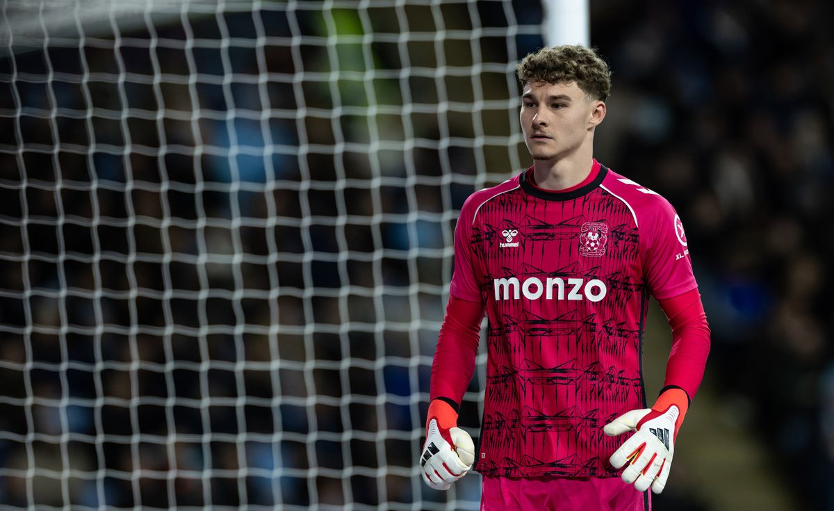 Coventry City's goalkeeper Carl Rushworth