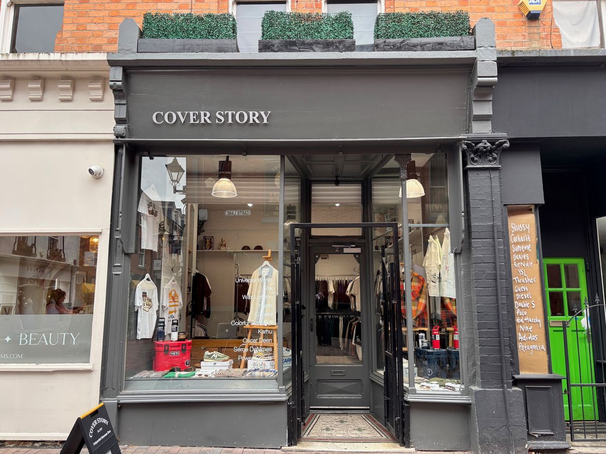 Cover Story at Carts Lane, Leicester. 