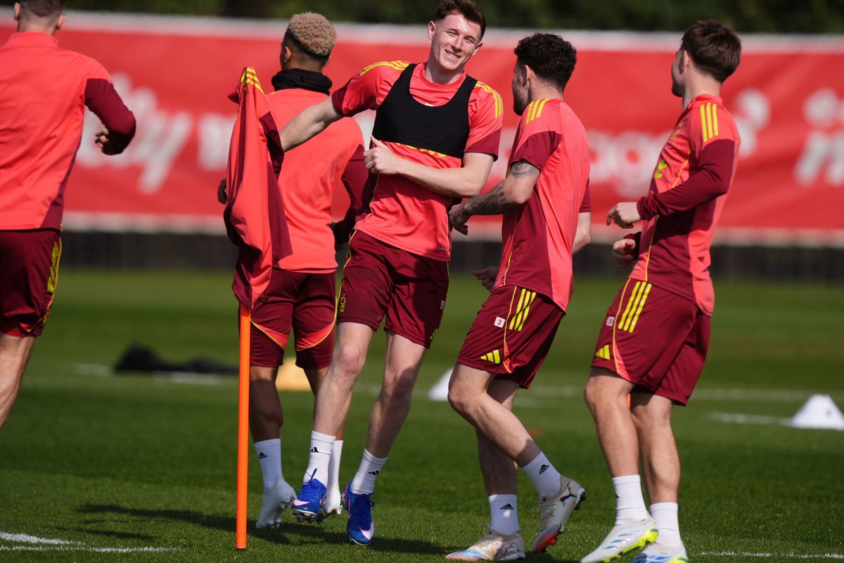 Elliot Anderson in training for Nottingham Forest