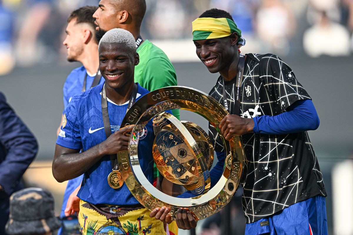 Moises Caicedo and Nicolas Jackson