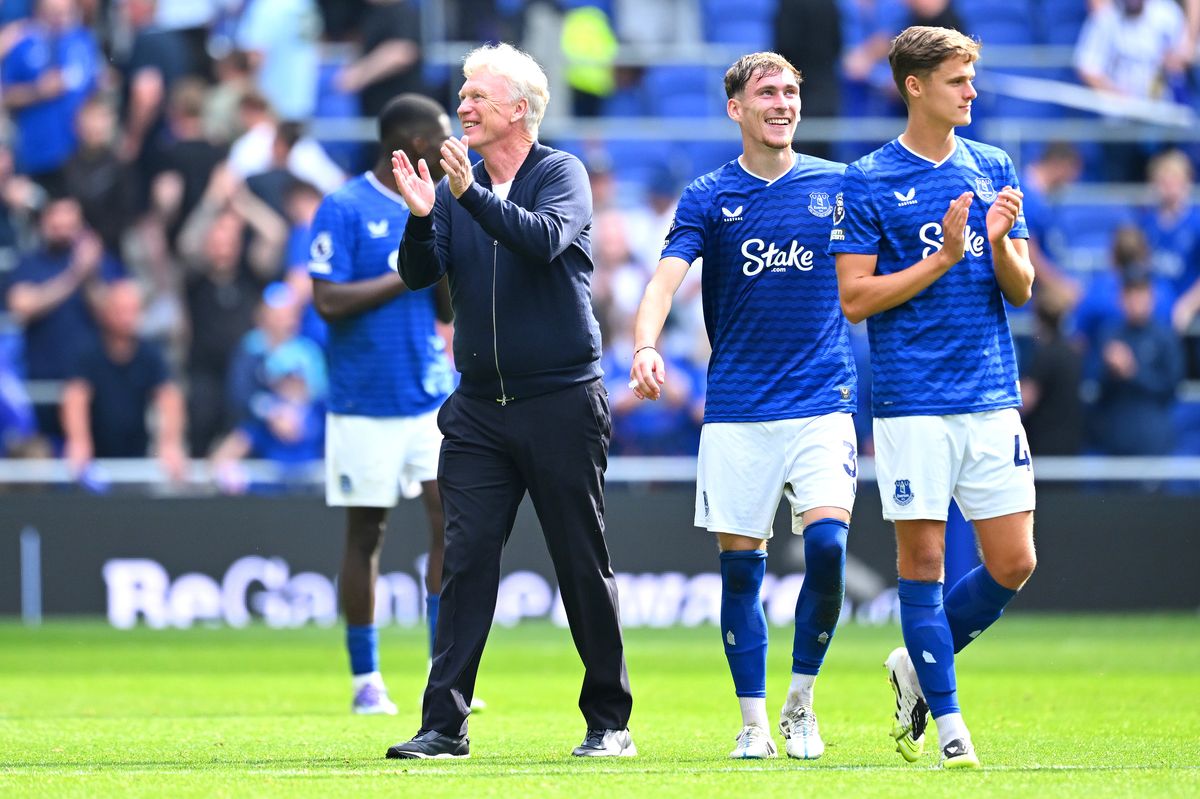 David Moyes, Harrison Armstrong, and James Garner celebrate following Everton's victory in the Premier League match with Brighton & Hove Albion at Hill Dickinson Stadium. Photo by Clive Mason/Getty Images