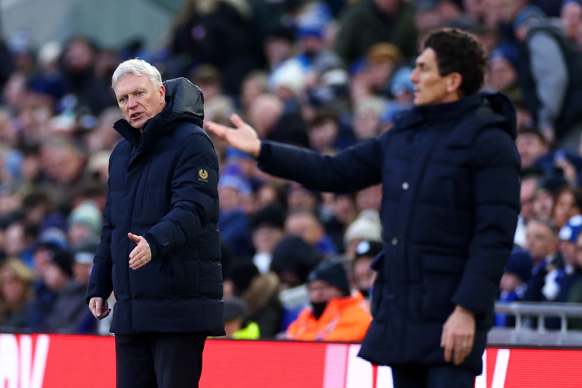 LIVERPOOL, ENGLAND - JANUARY 04: Everton manager David Moyes gestures during the Premier League match between Everton and Brentford at Hill Dickinson Stadium on January 04, 2026 in Liverpool, England. (Photo by Chris Brunskill/Fantasista/Getty Images)