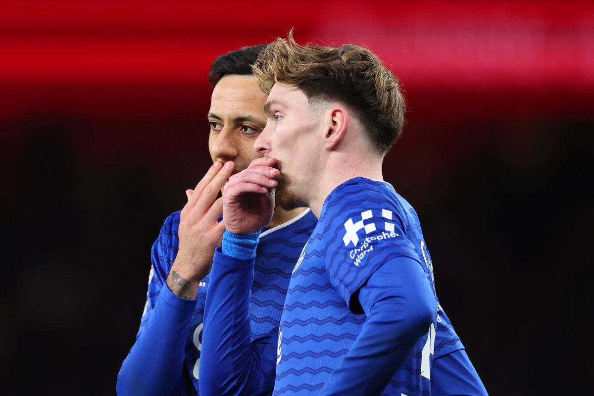 Dwight McNeil and James Garner during Everton's defeat to Arsenal