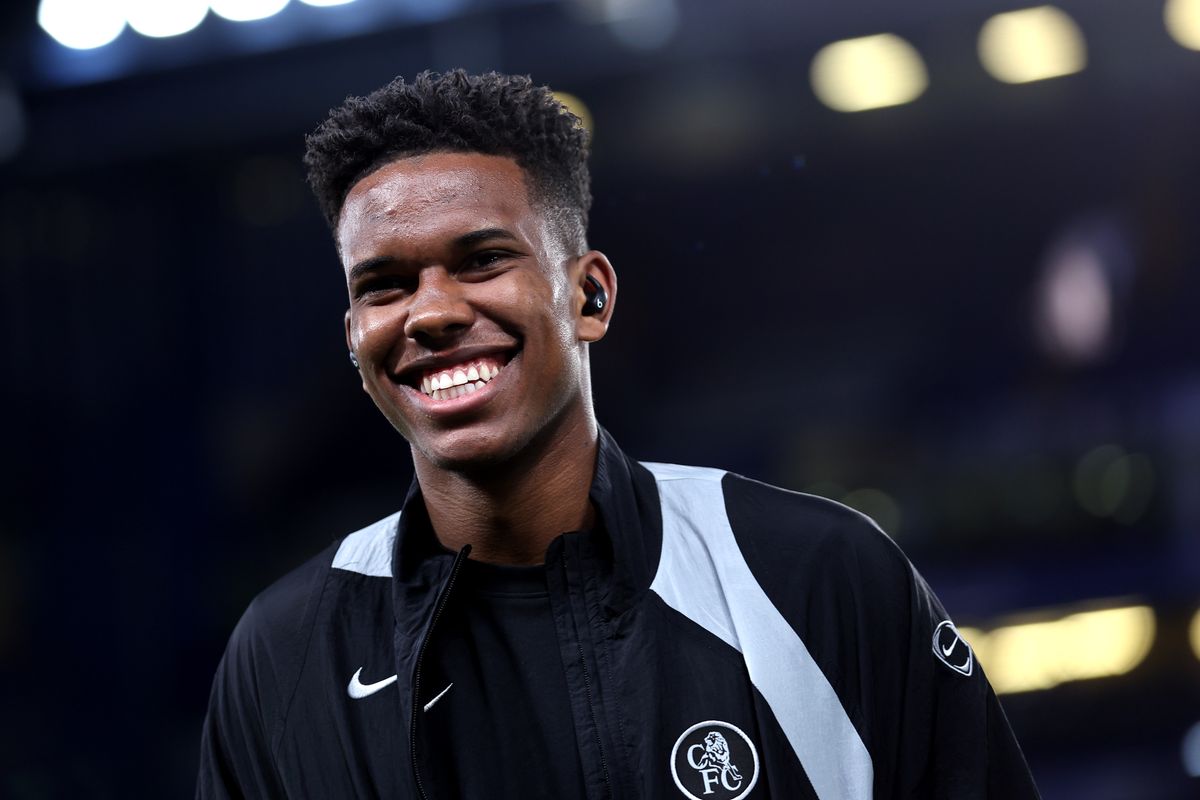 Estevao of Chelsea arrives at the stadium prior to the UEFA Champions League 2025/26 Round of 16 Second Leg match between Chelsea FC and Paris Saint-Germain FC at Stamford Bridge on March 17, 2026 in London, England