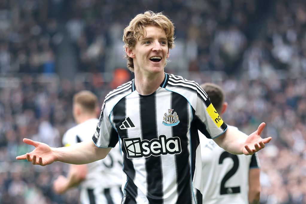 Anthony Gordon of Newcastle United celebrates scoring his team's first goal during the Premier League match between Newcastle United and Sunderland at St James' Park on March 22, 2026 in Newcastle upon Tyne, England