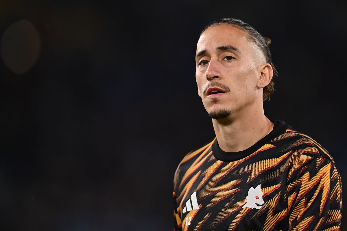 Kostas Tsimikas of A.S. Roma warms up before the match on the 32nd day of the Serie A Championship between A.S. Roma and Pisa S.C. 1909 at the Olympic Stadium on April 10, 2026, in Rome, Italy