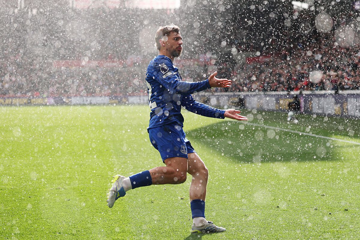 BRENTFORD, ENGLAND - APRIL 11: Kiernan Dewsbury-Hall of Everton celebrates scoring his team's second goal during the Premier League match between Brentford and Everton at Gtech Community Stadium on April 11, 2026 in Brentford, England. (Photo by Alex Pantling/Getty Images)