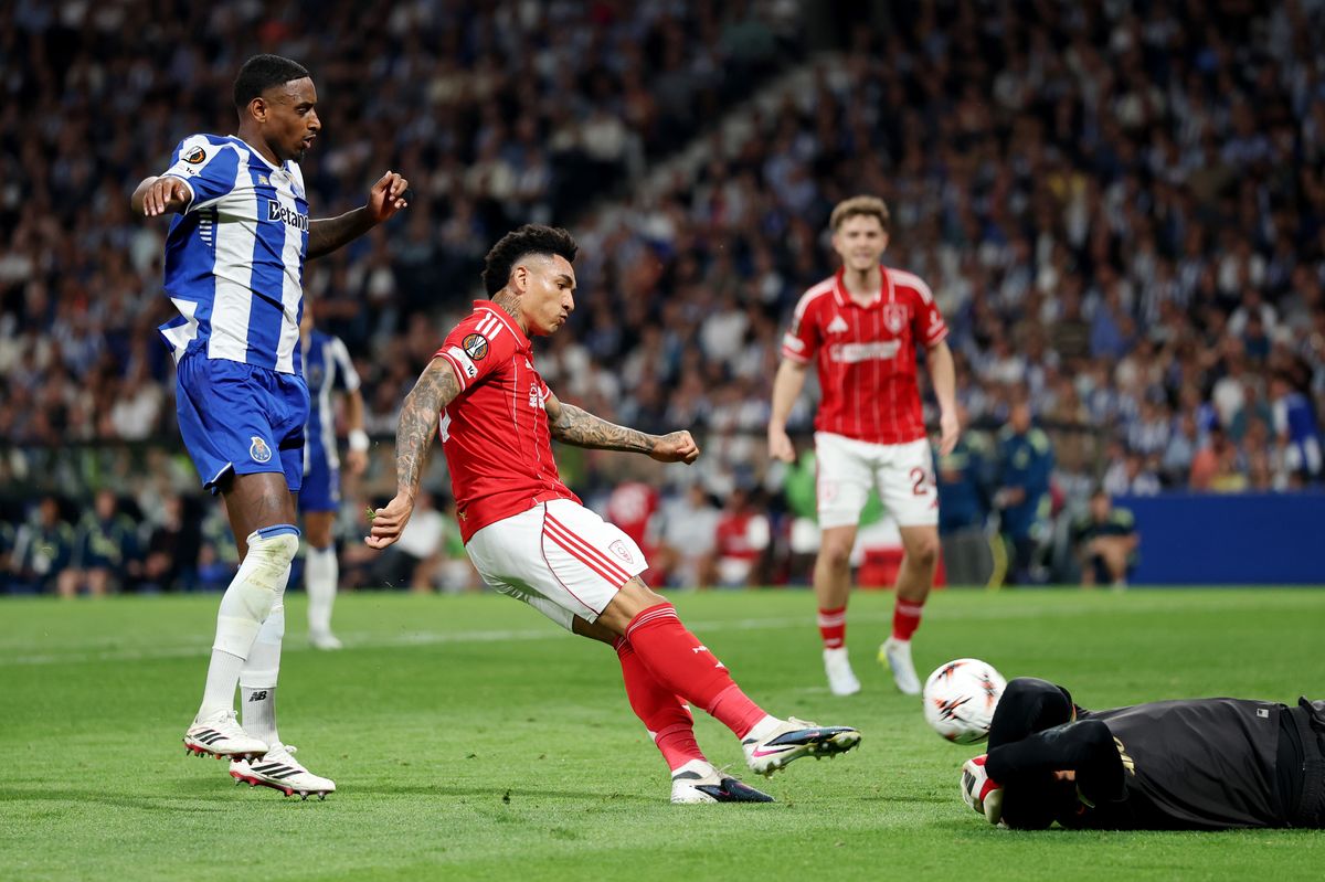  Igor Jesus of Nottingham Forest scores a goal, which is later disallowed