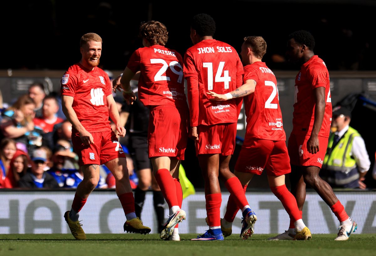 Carlos Vicente of Birmingham City celebrates scoring his team's first goal with teammates during the Sky Bet Championship match between Ipswich Town and Birmingham City at Portman Road