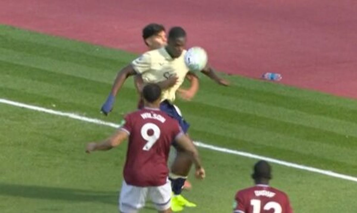 Mateus Fernandes escaped being penalised for handball against Everton.