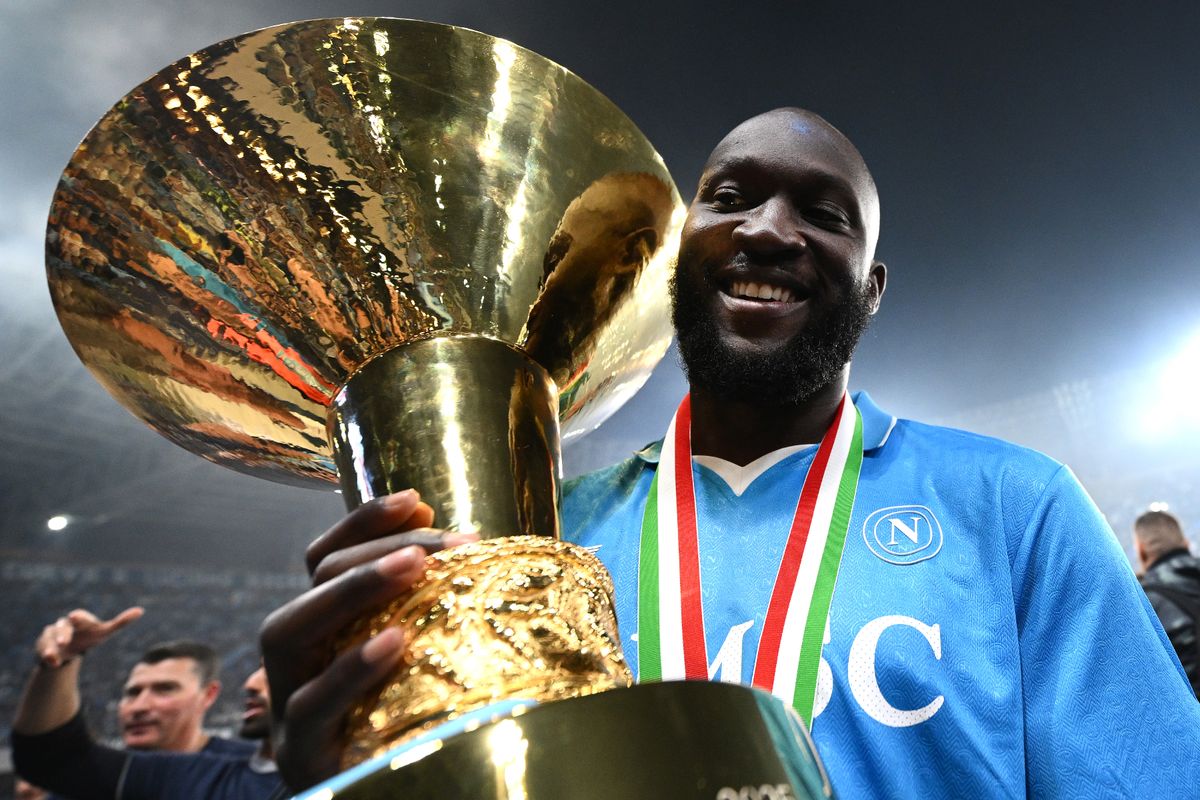 Romelu Lukaku of Napoli celebrates with the trophy at the end of the match the Serie A match between Napoli and Cagliari 