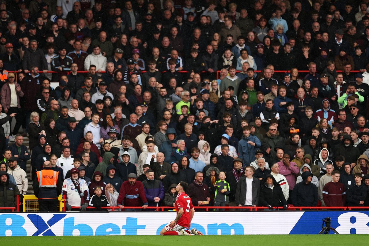Neco Williams of Nottingham Forest celebrates scoring