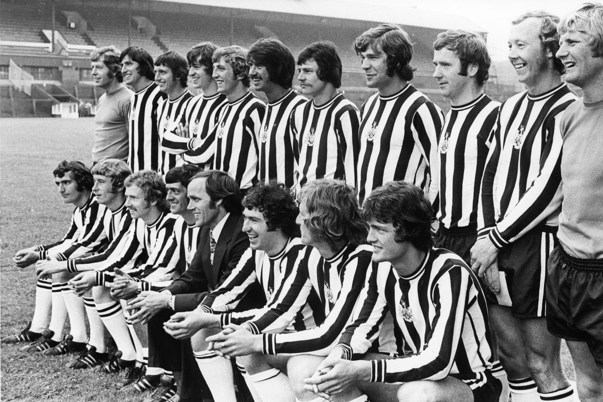 The Newcastle United squad and new manager Gordon Lee at the start of the 1975-76 season