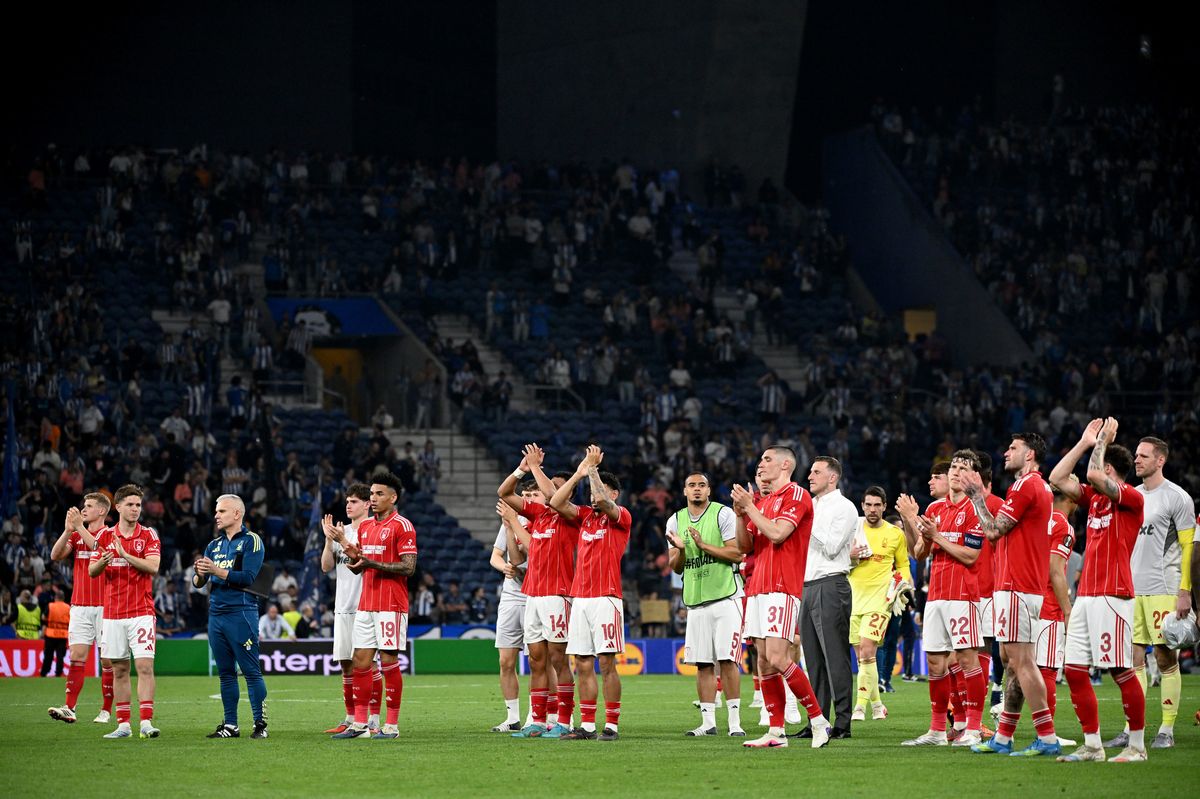 Nottingham Forest applaud the away end after their 1-1 draw with Porto in the first leg of their Europa League quarter-final