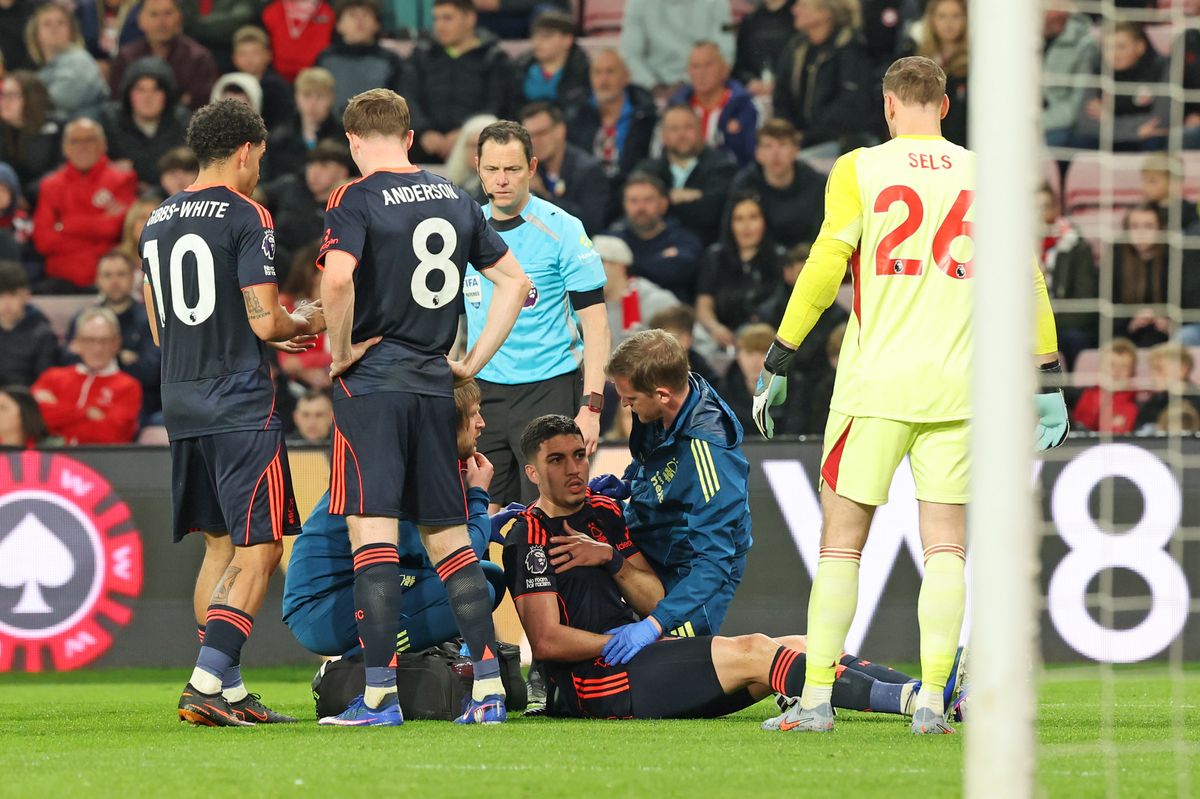 Nottingham Forest defender Jair Cunha receives treatment for an injury against Sunderland