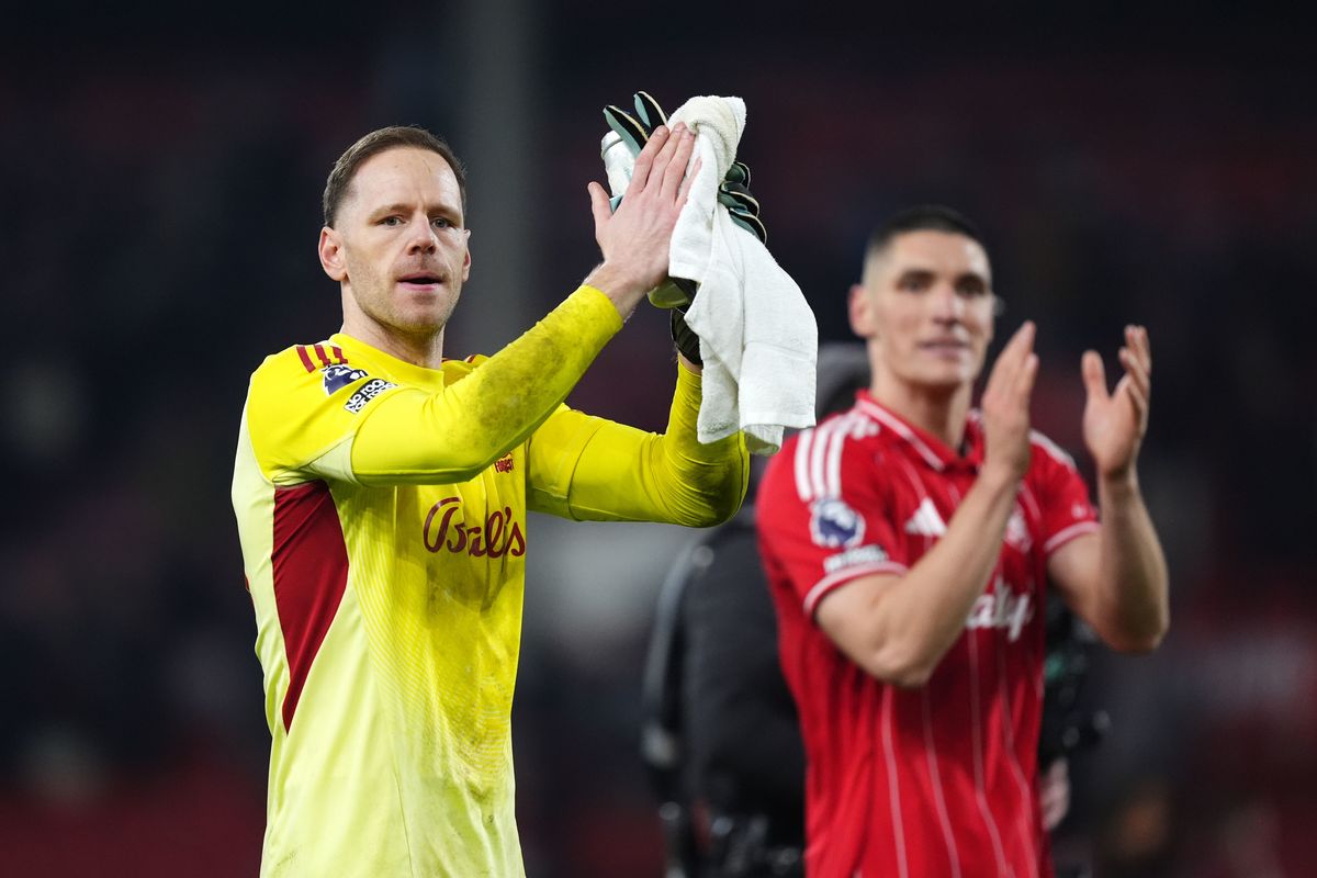 Nottingham Forest's Matz Sels and Nikola Milenkovic after the 0-0 draw with Arsenal
