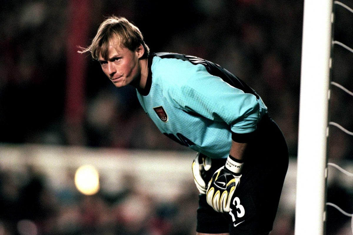 Former Arsenal goalkeeper Alex Manninger, who has died in a traffic accident at the age of 48, the Austrian Football Association has announced.