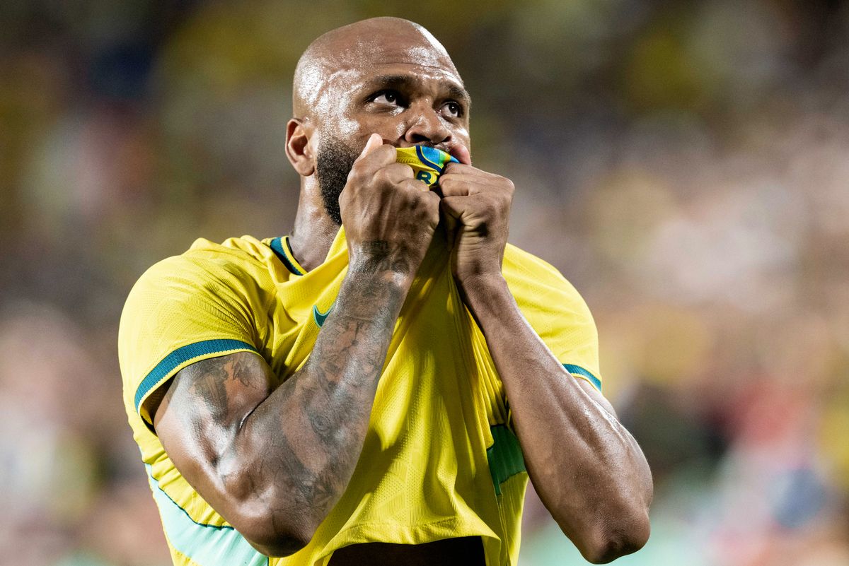 Igor Thiago celebrates scoring for Brazil against Croatia