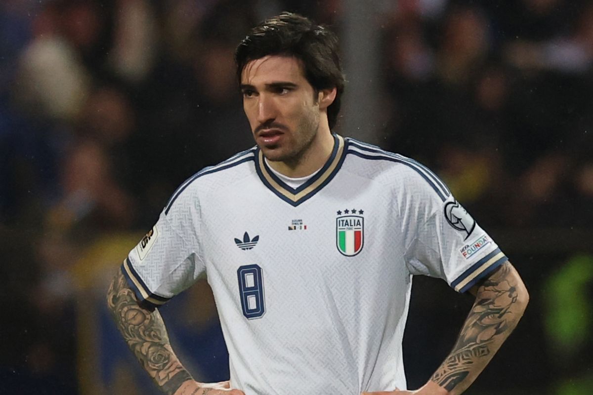 Sandro Tonali reacts as Italy lose to Bosnia & Herzegovina on penalties