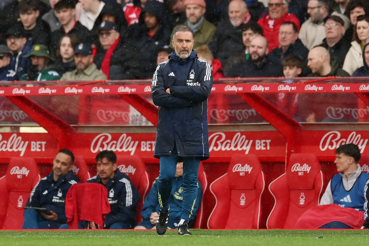 Vitor Pereira, Manager of Nottingham Forest, looks on