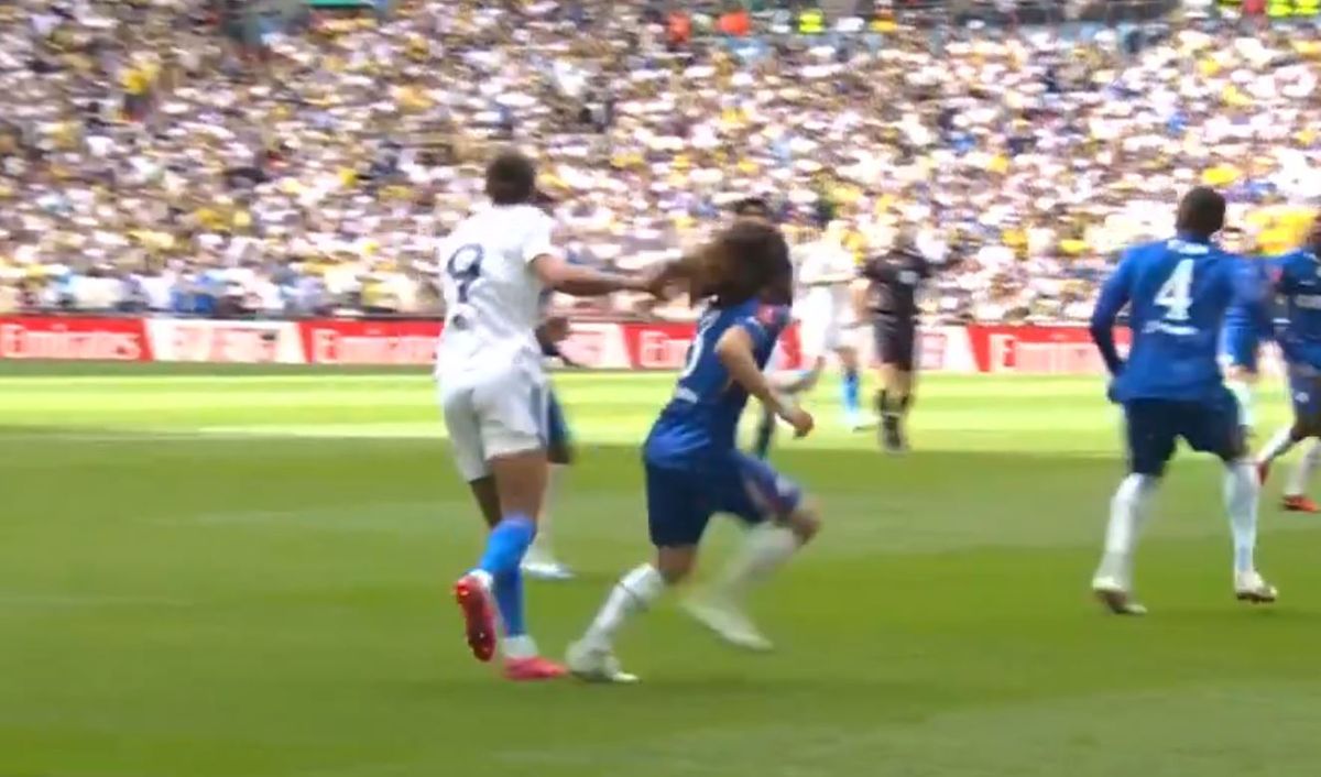 Dominic Calvert-Lewin on Marc Cucurella