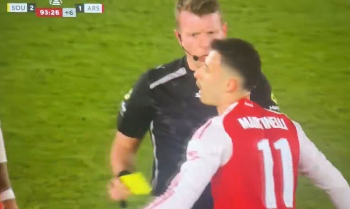 Sam Barrott booked Gabriel Martinelli for pushing him