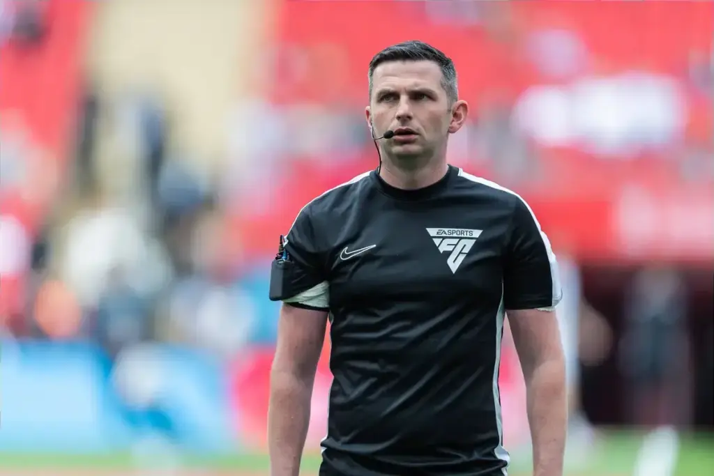 Referee for Everton against Manchester City confirmed by Premier League