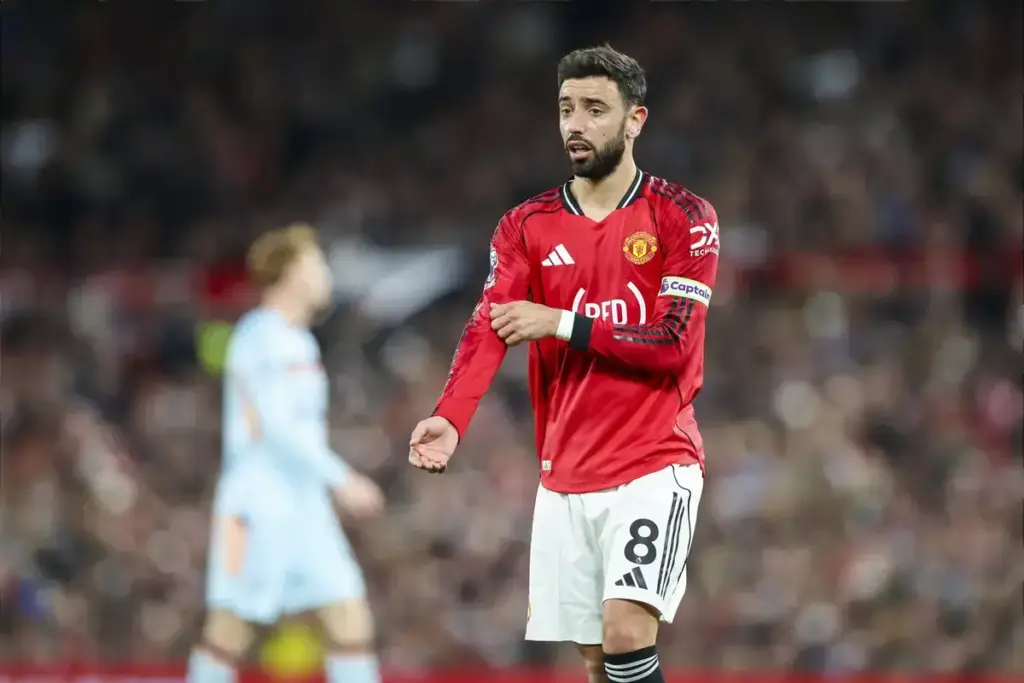 Manchester United star could win Ballon d’Or if he played for Man City insists Paul Pogba