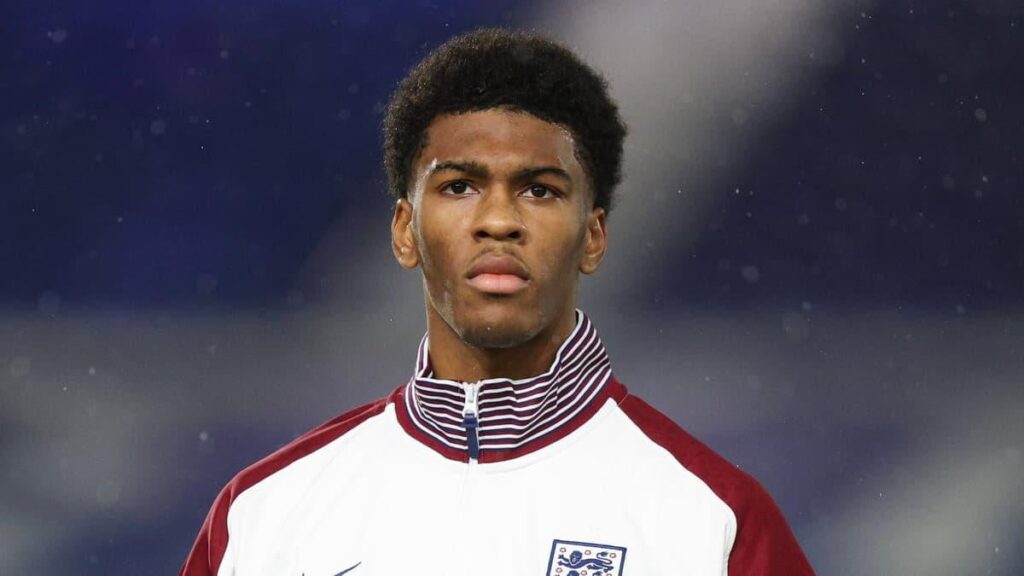 Josh for England u21 vs. Moldova u21: 2 tackles won, 3 clearances, 8 recoveries, 3/3 ground duels won, 3/4 aerial duels won, 45/48 passes completed in the opposition half, 43 carries, 90 minutes played