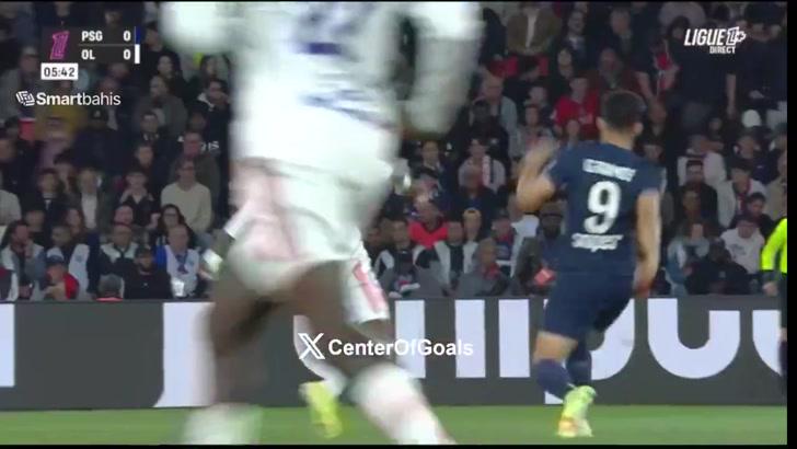 Endrick scores for Lyon against PSG