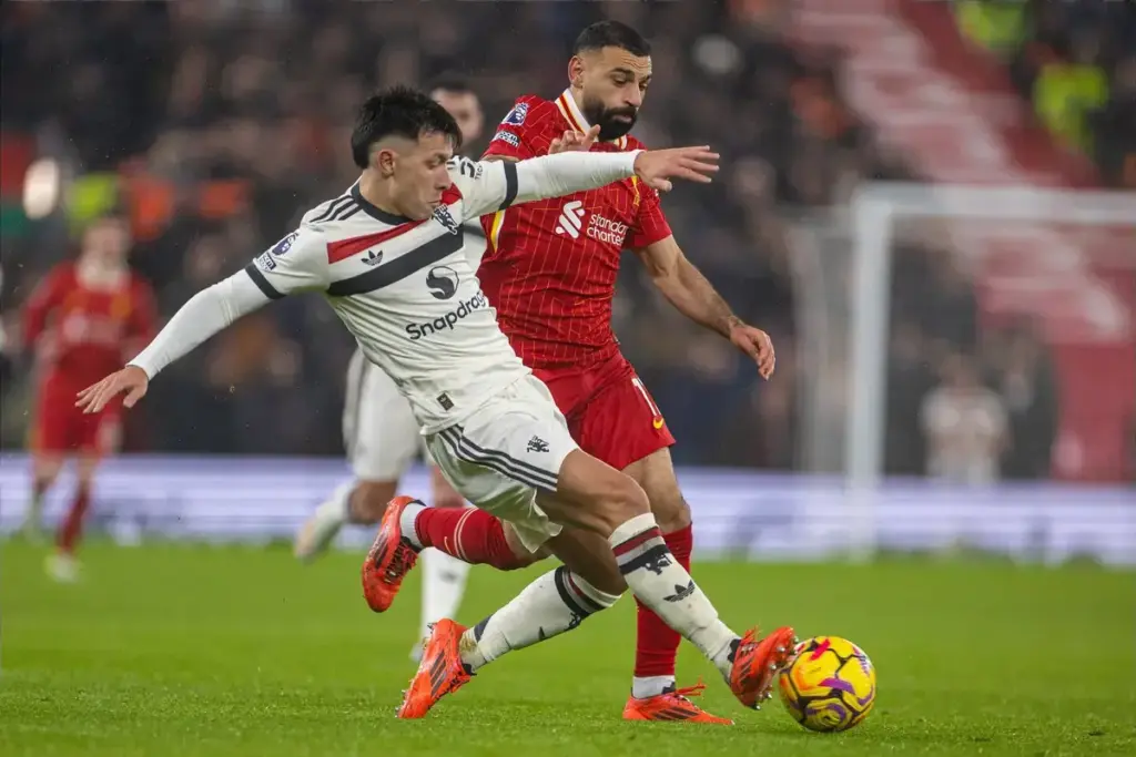 Manchester United rival Liverpool for Mohamed Salah replacement