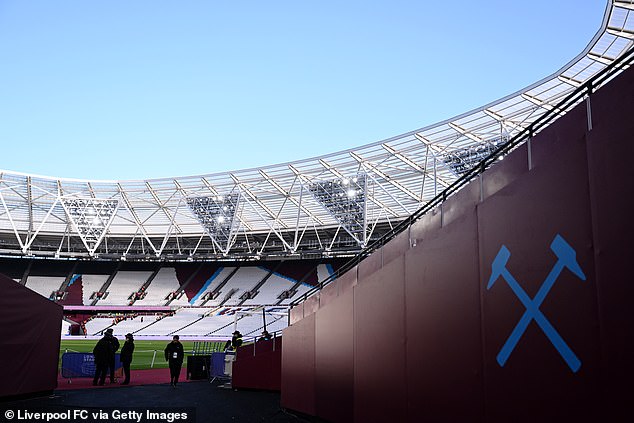 Powerbrokers will continue with their plans to host the World Athletics Championships at the London Stadium despite opposition from West Ham