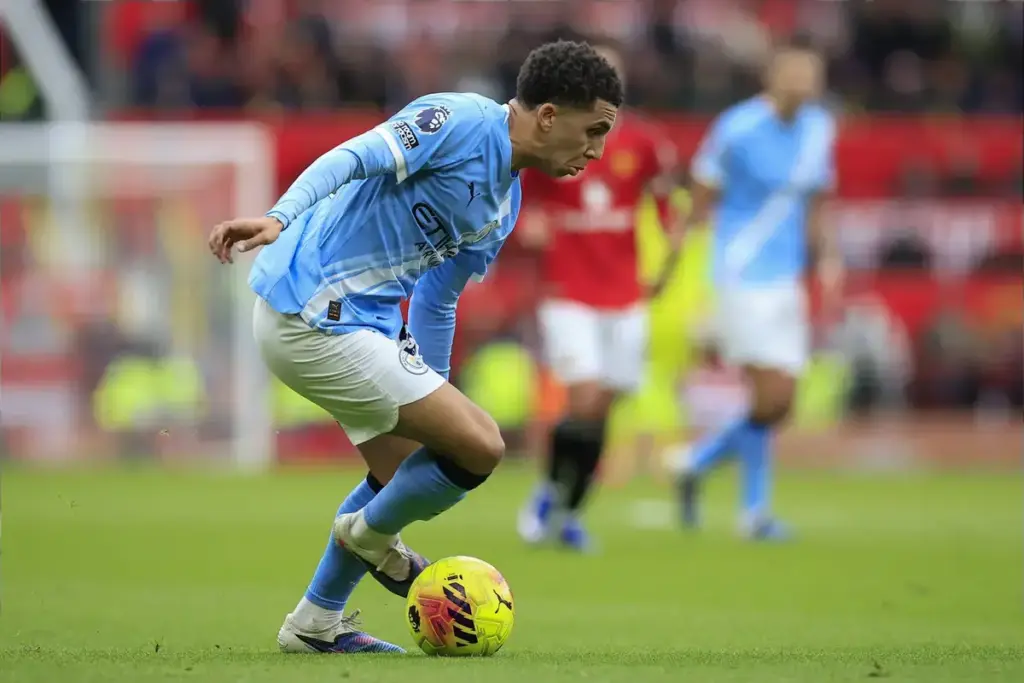 England legend supports Everton's push for young star