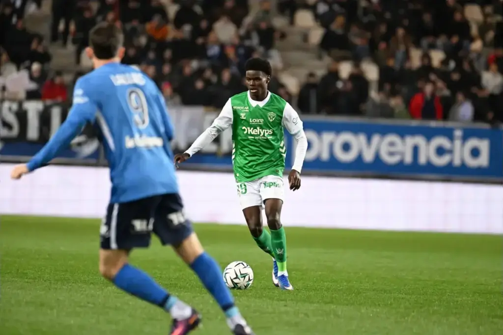 Everton watch Saint-Etienne's Kevin Pedro as defensive option