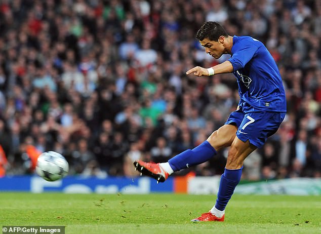 Cristiano Ronaldo's long-range free kick helped Man United beat Arsenal in the 2009 semi-final