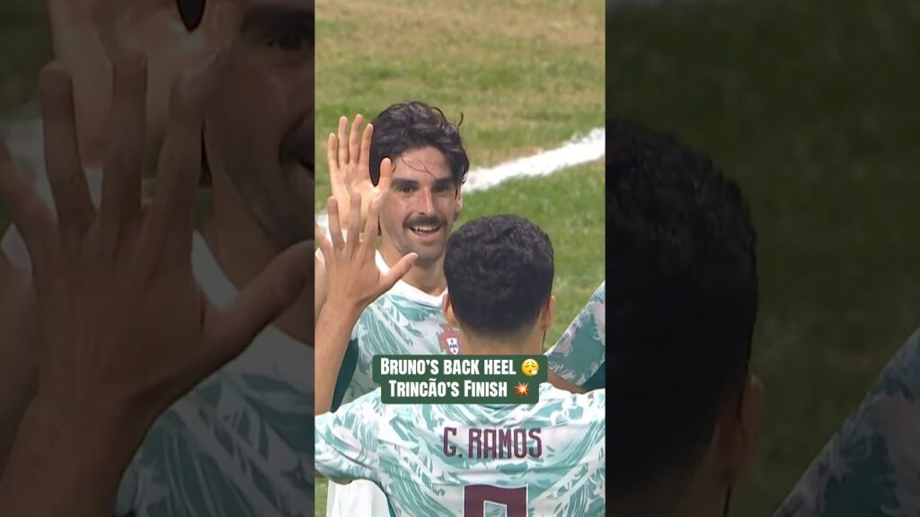 Bruno Fernandes has eyes in the back of his head 🇵🇹