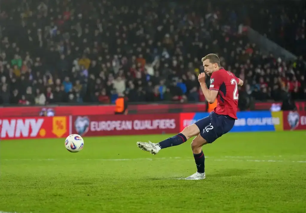 West Ham International Watch: Soucek and Wan-Bissaka qualify